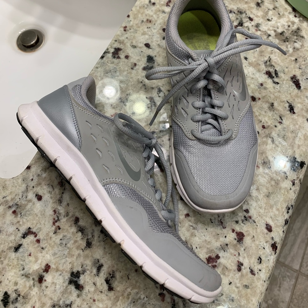 Nike ladies running shoes